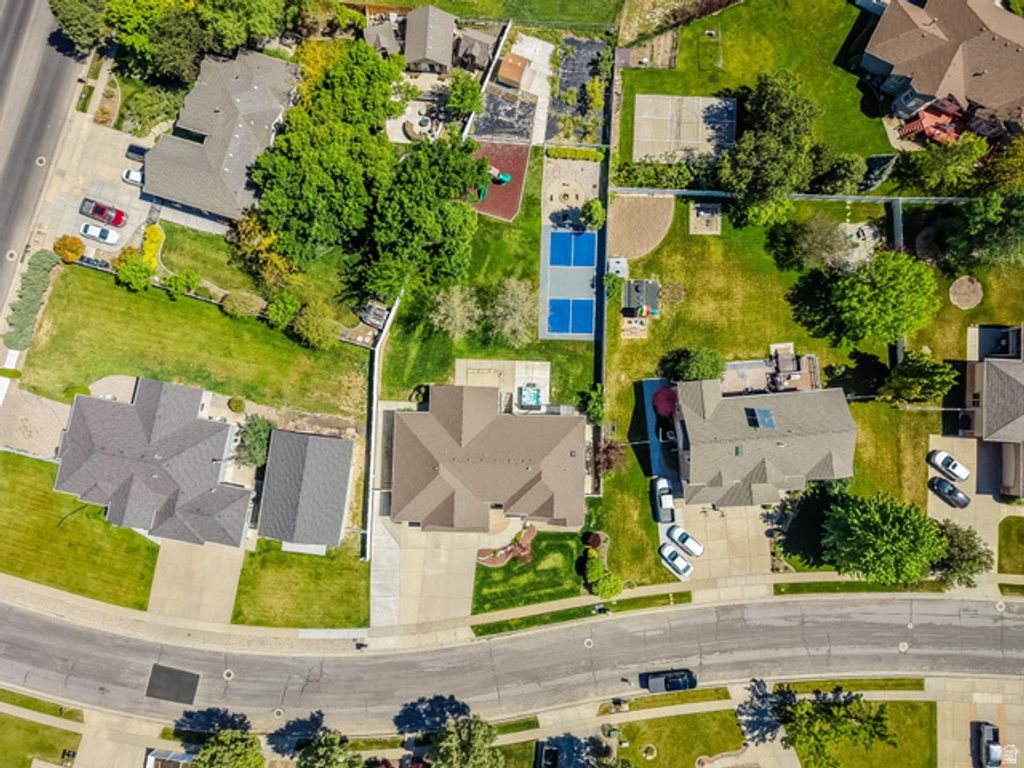 Image 51 of property listing at 1429 FLINT MEADOW DR, Kaysville, UT 84037