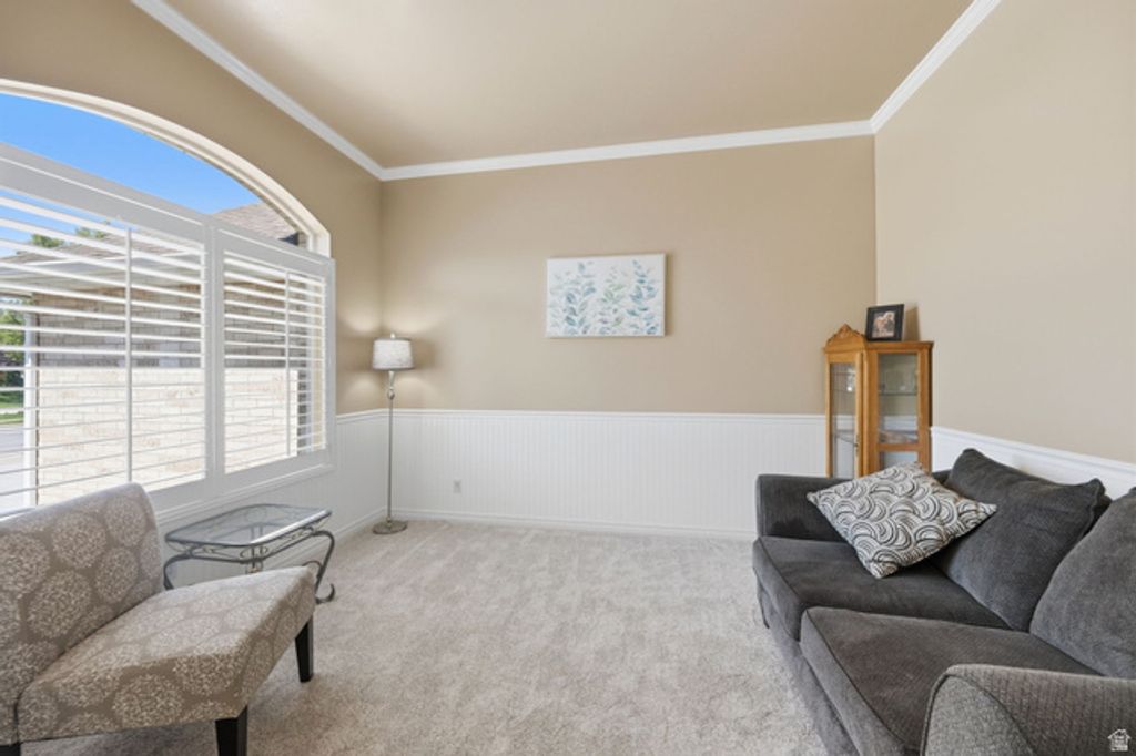 Image 8 of property listing at 1429 FLINT MEADOW DR, Kaysville, UT 84037