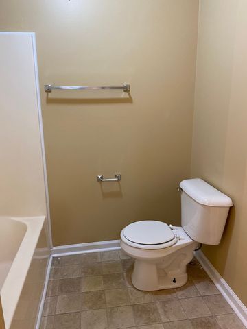 3865 Northeast Dr Apt A, Clarksville, TN 37040