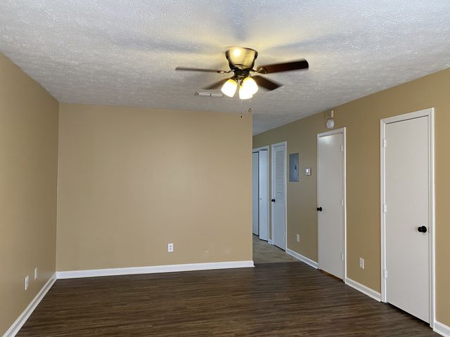 3865 Northeast Dr Apt A, Clarksville, TN 37040