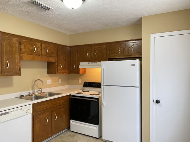 3865 Northeast Dr Apt A, Clarksville, TN 37040