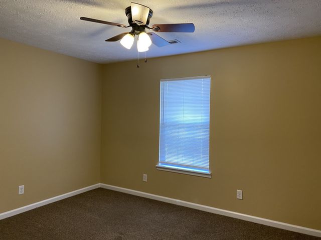 3865 Northeast Dr Apt A, Clarksville, TN 37040