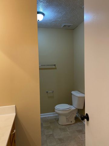 3865 Northeast Dr Apt A, Clarksville, TN 37040