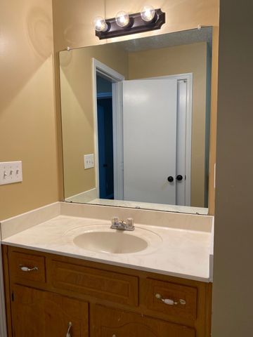 3865 Northeast Dr Apt A, Clarksville, TN 37040