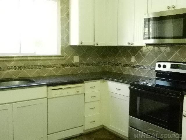 2000 Pearl Avenue, Warren, MI 48091