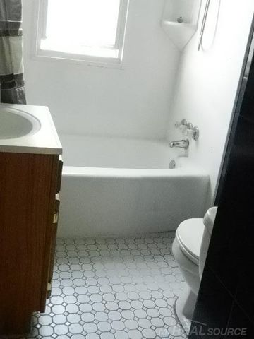 2000 Pearl Avenue, Warren, MI 48091