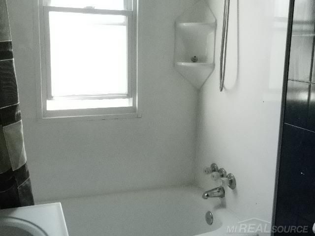 2000 Pearl Avenue, Warren, MI 48091