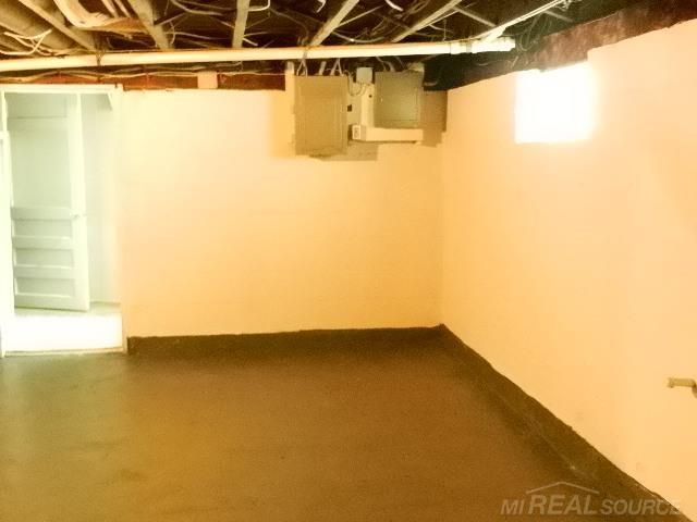 2000 Pearl Avenue, Warren, MI 48091