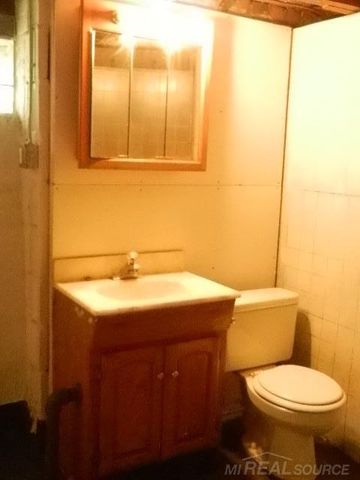 2000 Pearl Avenue, Warren, MI 48091