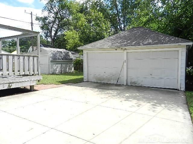 2000 Pearl Avenue, Warren, MI 48091