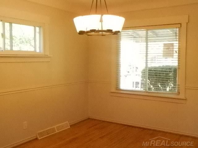 2000 Pearl Avenue, Warren, MI 48091