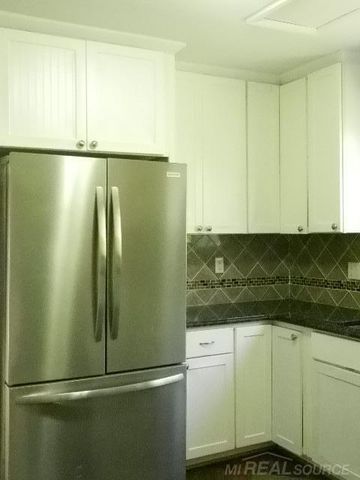 2000 Pearl Avenue, Warren, MI 48091