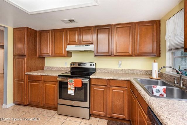 1725 VALLEY FORGE DRIVE, Titusville, FL 32796