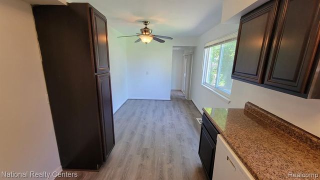 8753 Lozen Drive, Sterling Heights, MI 48313