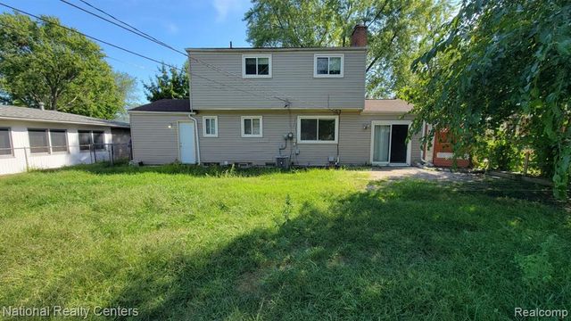 8753 Lozen Drive, Sterling Heights, MI 48313