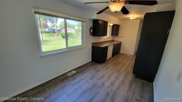 8753 Lozen Drive, Sterling Heights, MI 48313