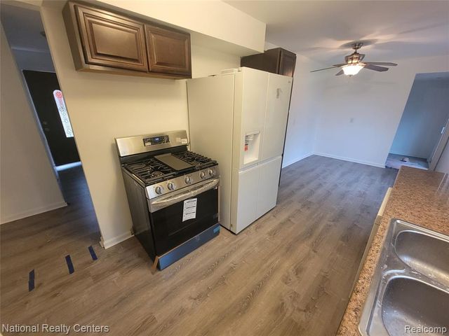 8753 Lozen Drive, Sterling Heights, MI 48313