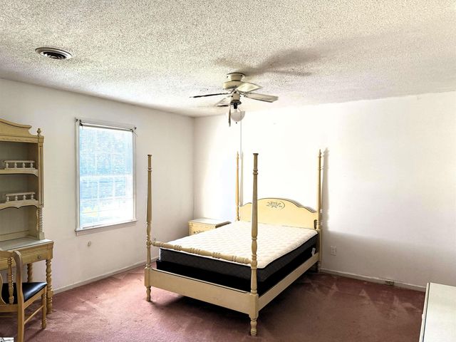 210 Trailwood Drive, Spartanburg, SC 29301