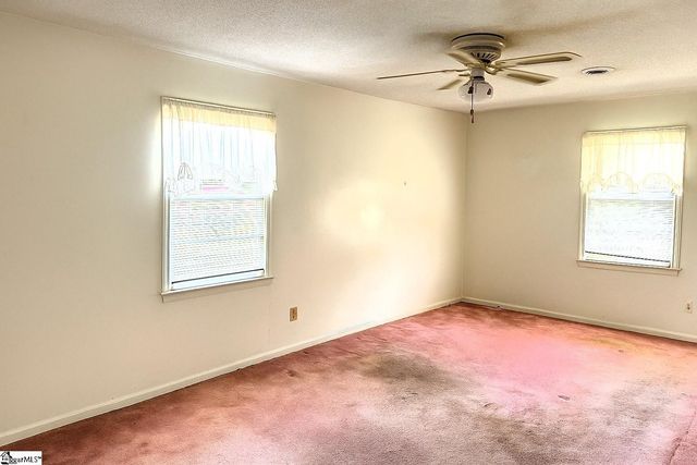 210 Trailwood Drive, Spartanburg, SC 29301