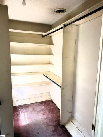 210 Trailwood Drive, Spartanburg, SC 29301