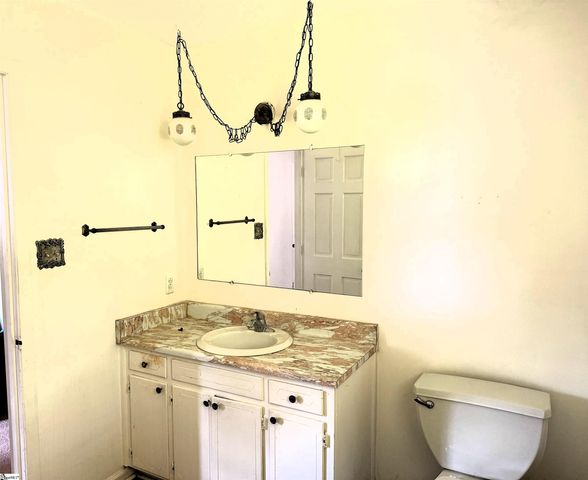 210 Trailwood Drive, Spartanburg, SC 29301