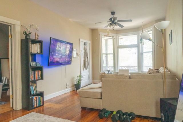 2920 N Richmond Street, Chicago, IL 60618