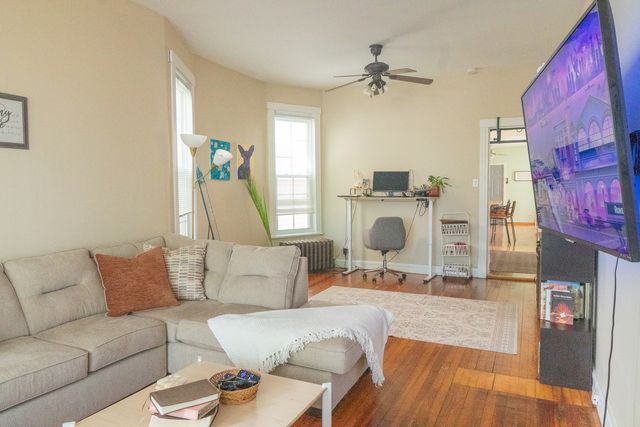 2920 N Richmond Street, Chicago, IL 60618