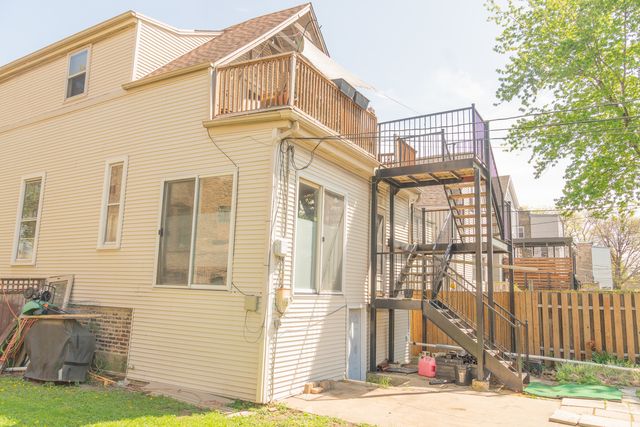 2920 N Richmond Street, Chicago, IL 60618