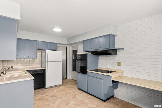 1307 BOBOLINK Drive, Washington, IL 61571