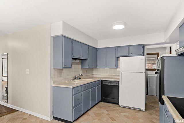 1307 BOBOLINK Drive, Washington, IL 61571