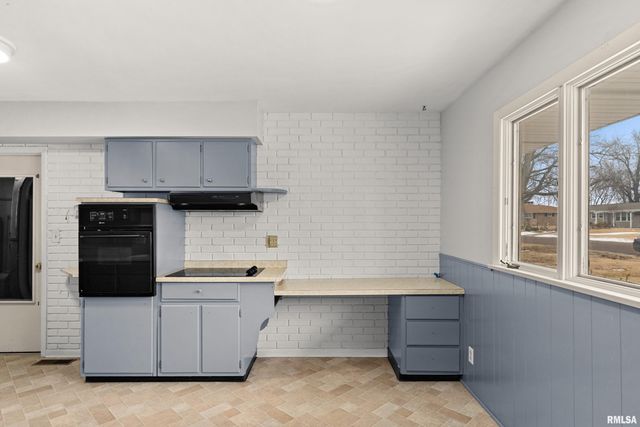 1307 BOBOLINK Drive, Washington, IL 61571