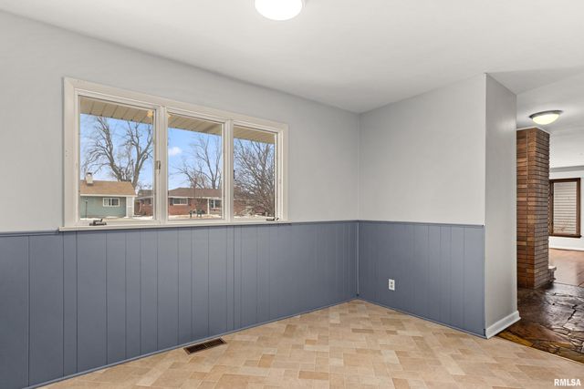 1307 BOBOLINK Drive, Washington, IL 61571