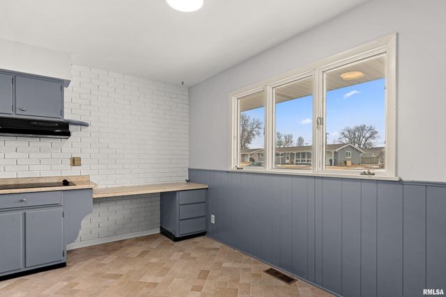 1307 BOBOLINK Drive, Washington, IL 61571