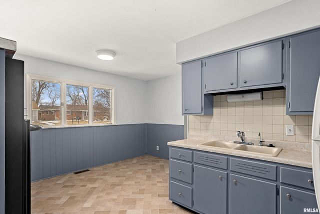 1307 BOBOLINK Drive, Washington, IL 61571