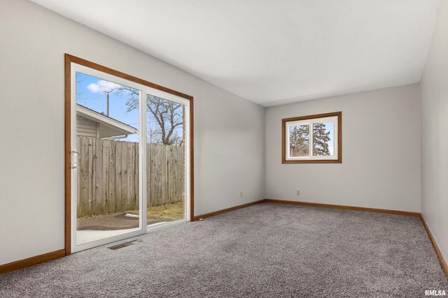 1307 BOBOLINK Drive, Washington, IL 61571