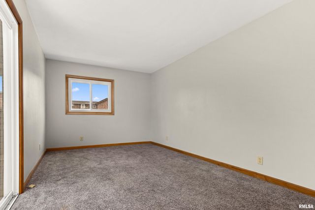 1307 BOBOLINK Drive, Washington, IL 61571