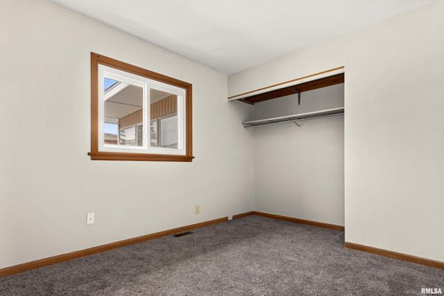 1307 BOBOLINK Drive, Washington, IL 61571