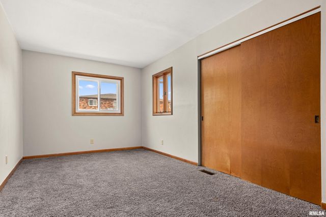 1307 BOBOLINK Drive, Washington, IL 61571