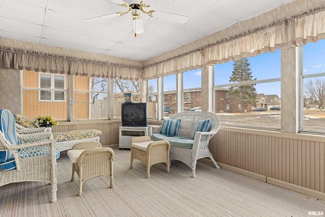 1307 BOBOLINK Drive, Washington, IL 61571