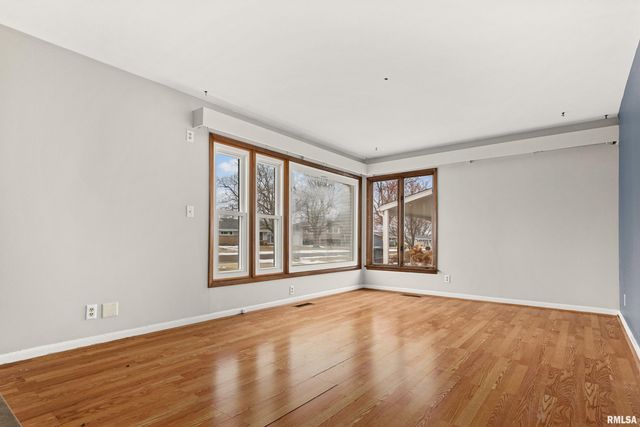 1307 BOBOLINK Drive, Washington, IL 61571