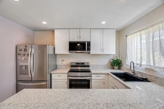 1615 Pentecost Way 6, San Diego, CA 92105