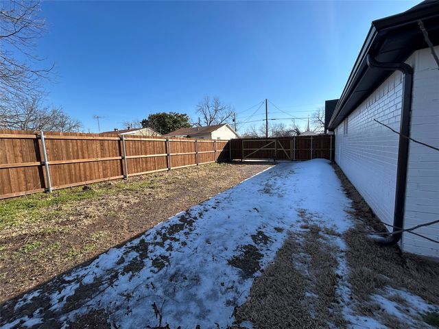 802 S Medora Street, Terrell, TX 75160