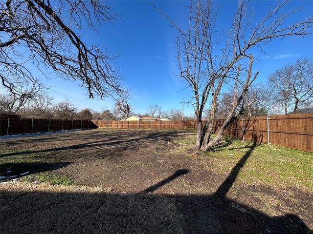 802 S Medora Street, Terrell, TX 75160