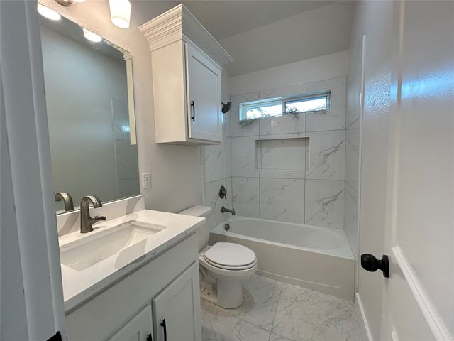 802 S Medora Street, Terrell, TX 75160