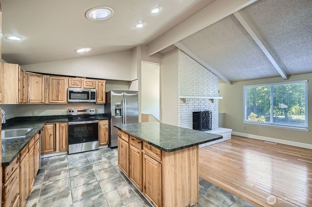 10911 150th Street Ct E, Puyallup, WA 98374