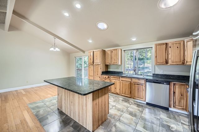 10911 150th Street Ct E, Puyallup, WA 98374
