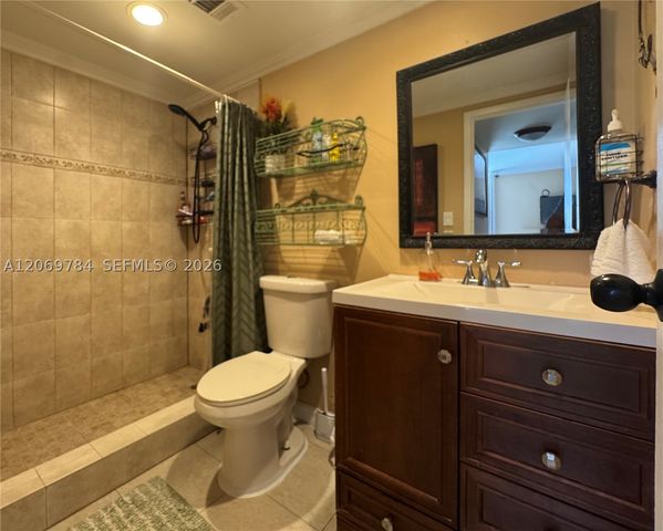 210 172nd St 334, Sunny Isles Beach, FL 33160
