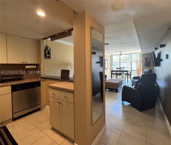 210 172nd St 334, Sunny Isles Beach, FL 33160