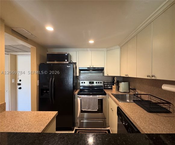 210 172nd St 334, Sunny Isles Beach, FL 33160