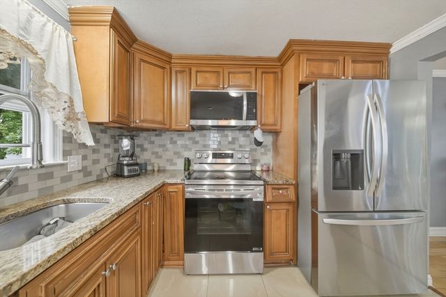 280 Ettrick St, Brockton, MA 02301